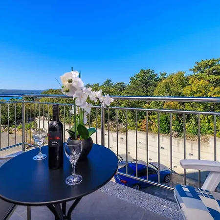 Apartment With A - C In 55031 *