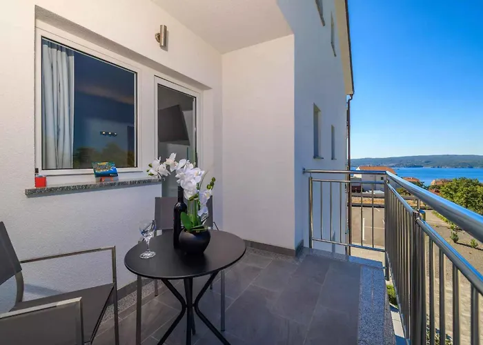 Apartment With A - C In 55031